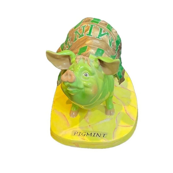 Pig‎ Invasion Pigmint Collectible Figurine Farm Anthropomorphic Minty Decor - Picture 1 of 7